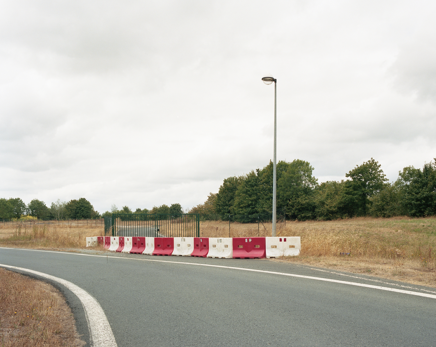 http://problemata.huma-num.fr/omeka_beta/files/large/2280/JULIENLELIEVRE-AA-ROAD-13.jpg http://problemata.huma-num.fr/omeka_beta/files/large/2280/JULIENLELIEVRE-AA-ROAD-13.jpg