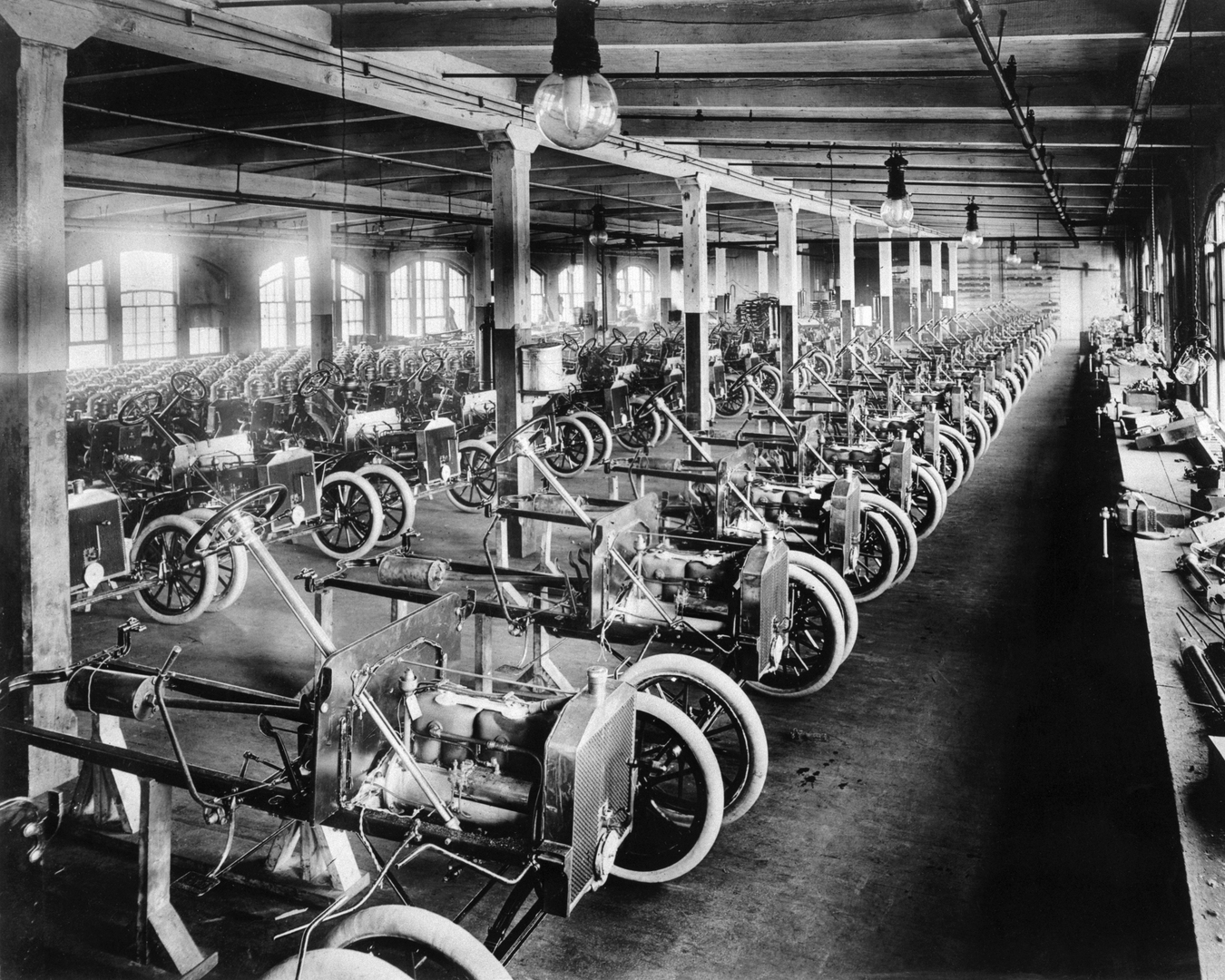http://problemata.huma-num.fr/omeka_beta/files/large/2715/Fig2a_1906_access-1906_ford_model_n_assembly_room_piquette_plant_neg_37306.jpg http://problemata.huma-num.fr/omeka_beta/files/large/2715/Fig2a_1906_access-1906_ford_model_n_assembly_room_piquette_plant_neg_37306.jpg