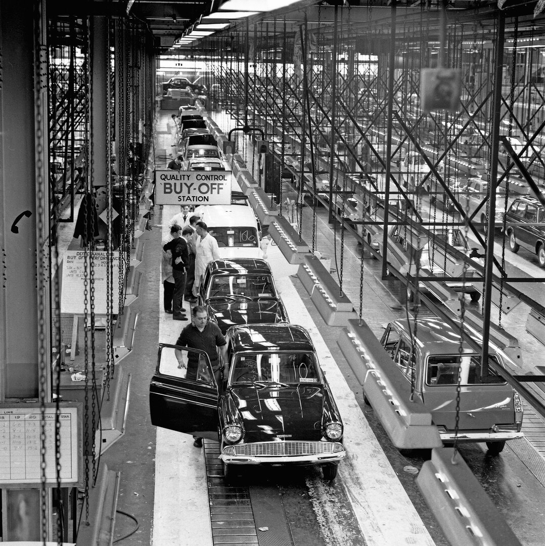 http://problemata.huma-num.fr/omeka_beta/files/large/2723/Fig2d_1967_access-_357_50_halwood_anglia_corsair_assembly_lines_.jpg http://problemata.huma-num.fr/omeka_beta/files/large/2723/Fig2d_1967_access-_357_50_halwood_anglia_corsair_assembly_lines_.jpg