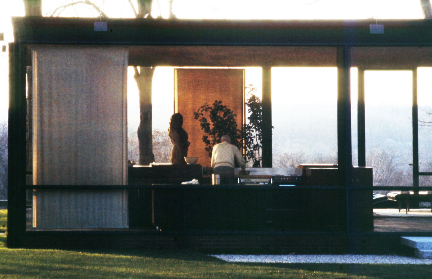 http://problemata.huma-num.fr/omeka_beta/files/large/860/Fig11_B.14-464_Glass_House_New_Canaan_Connecticut_USA_With_Philip_Johnson_Philip_Johnson_1949_-_Reyner_Banham_1976.jpg http://problemata.huma-num.fr/omeka_beta/files/large/860/Fig11_B.14-464_Glass_House_New_Canaan_Connecticut_USA_With_Philip_Johnson_Philip_Johnson_1949_-_Reyner_Banham_1976.jpg